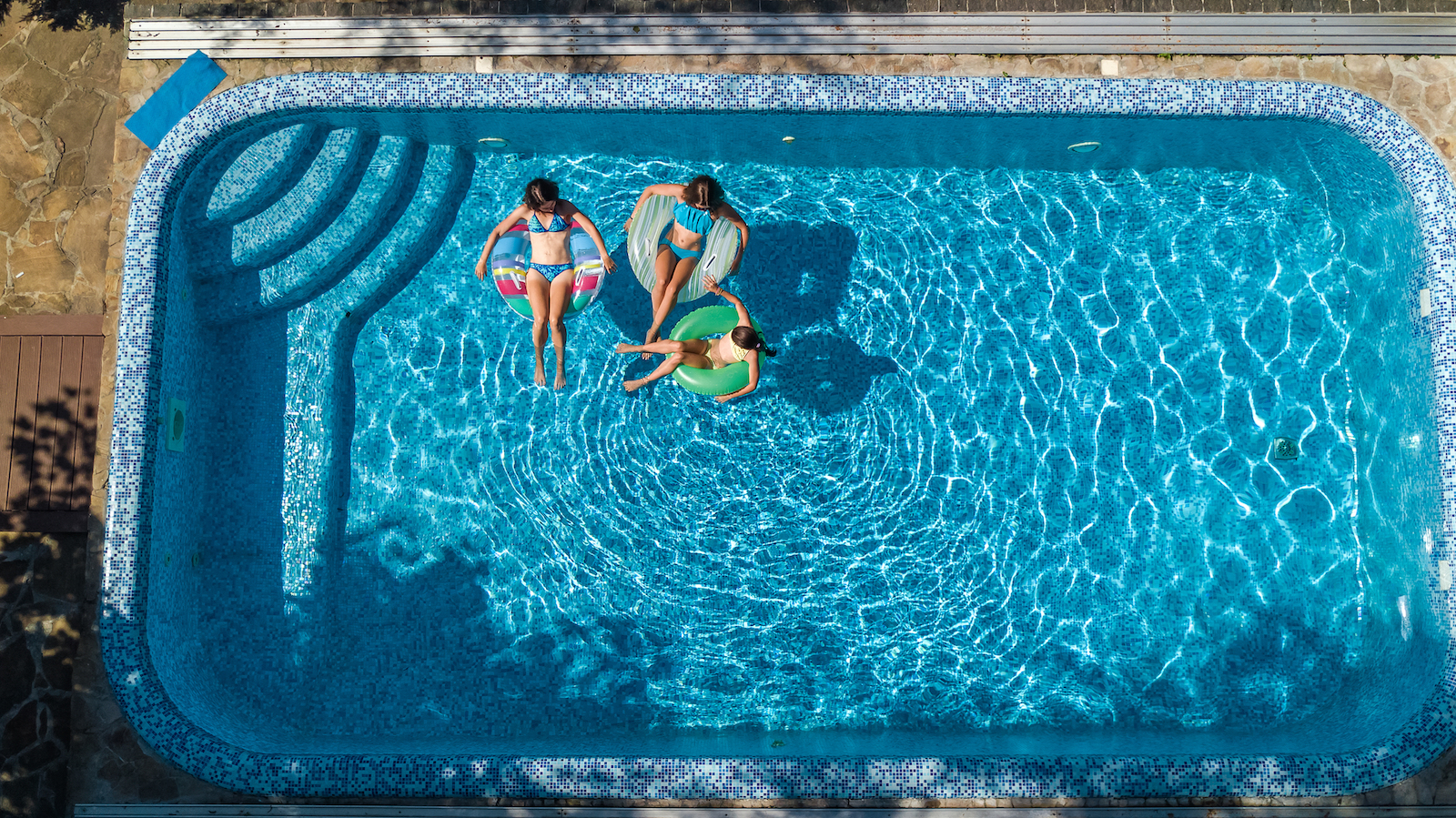 Polyester zwembad: wat de voordelen, en de prijs?